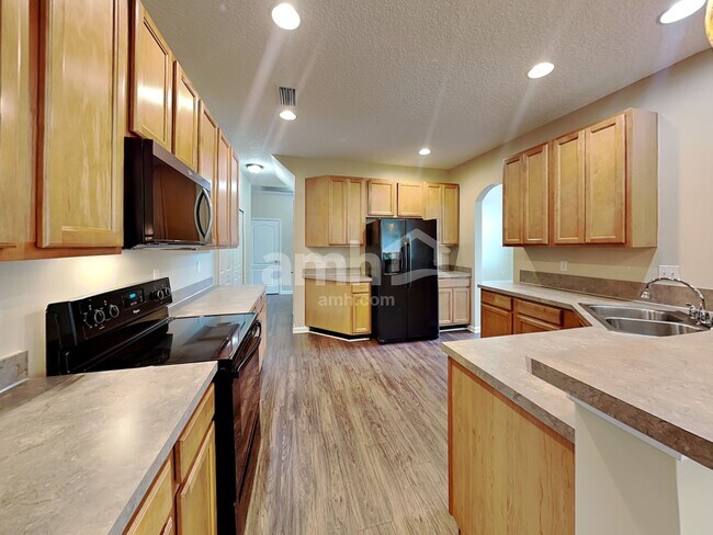 Building Photo - 2110 Thorn Hollow Ct