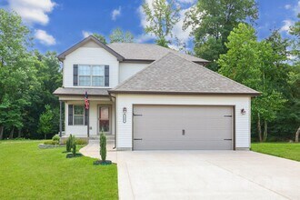 Building Photo - 515 Magnolia Dr