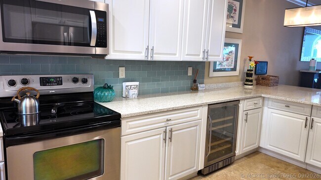 Building Photo - 3038 Waterside Cir