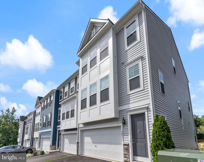 Building Photo - 18277 Summit Pointe Dr