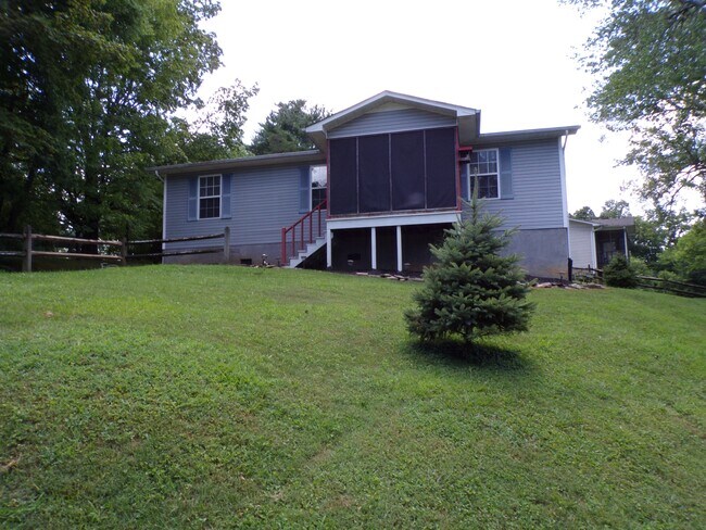 Primary Photo - 109 Astrid St
