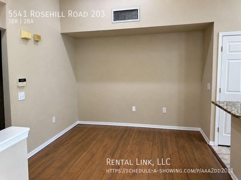 Building Photo - 5541 Rosehill Rd