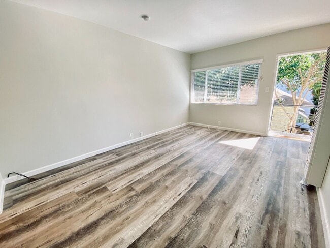 Building Photo - Great one bedroom one bath condo