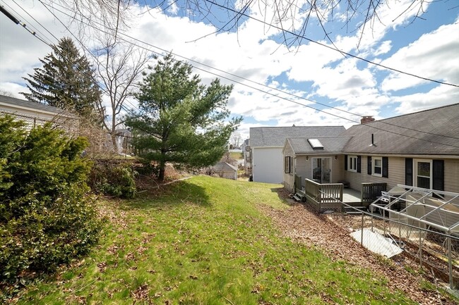 Building Photo - 8 Minthorne St