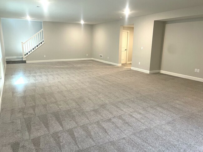 Building Photo - 4420 S Perth Ct