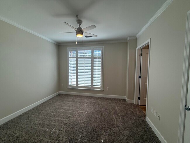 Building Photo - 404 Kelly Plantation Dr