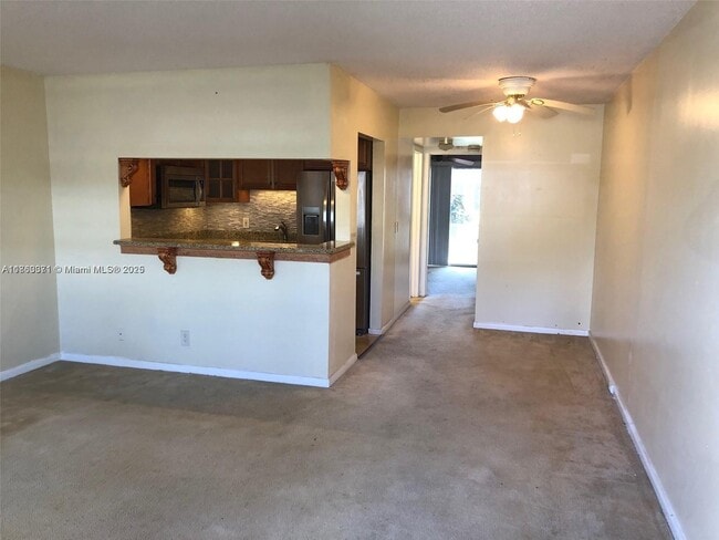 Building Photo - 93 Ventnor E