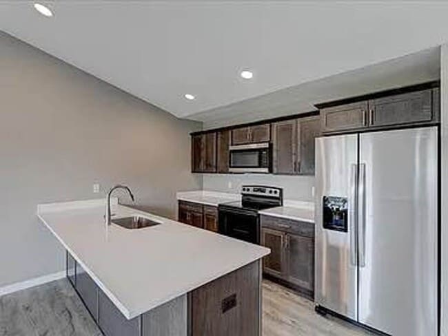 Building Photo - Family Home in Altoona - Available Now!