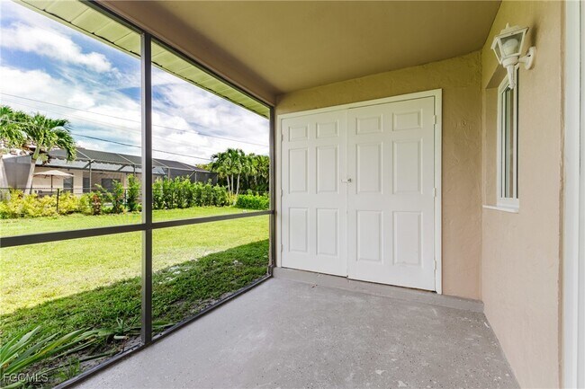 Building Photo - 1917 Cape Coral Pkwy W