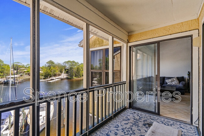 Building Photo - 300 Yacht Club Dr