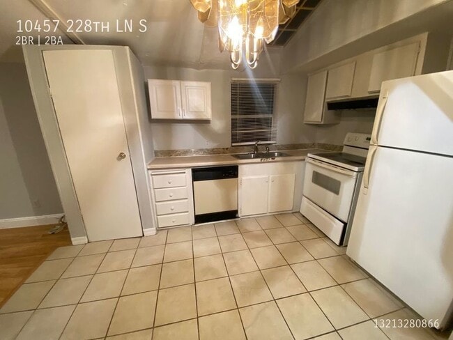 Building Photo - 10457 S 228th Ln