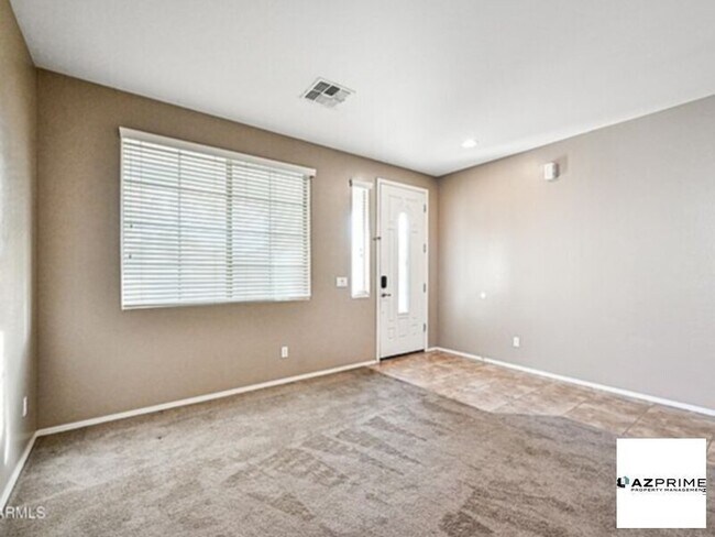 Building Photo - Gorgeous 4 bedroom