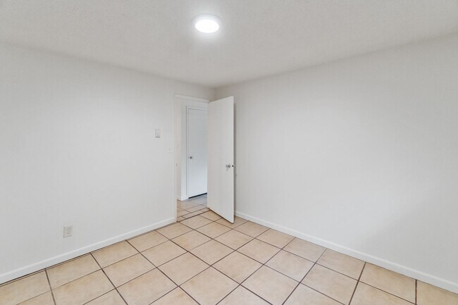 Building Photo - 1314-1316 N Napa St