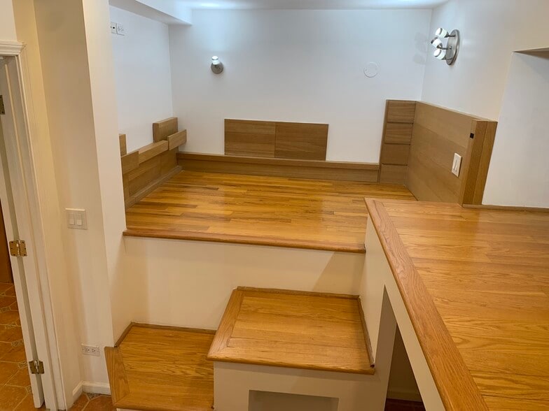 Built In Bed 86"x63" - 2620 Dayton N St