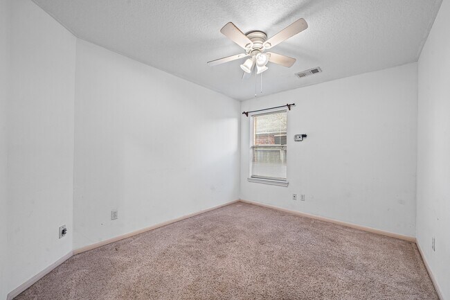 Building Photo - 6434 Bosley Ln