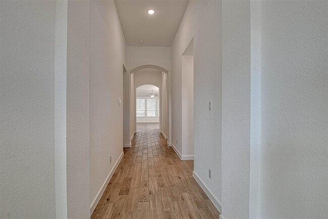 Building Photo - 17099 Crimson Crest Dr