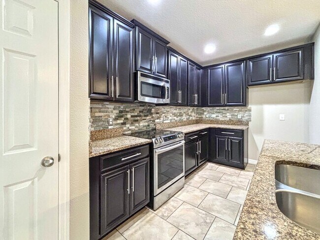 Building Photo - 34408 Alicante Ct