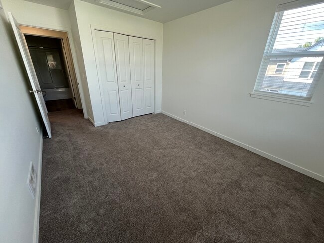 Building Photo - 11295 Sessions Dr NW