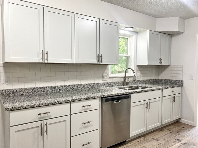 Building Photo - Italian Estates Property Management