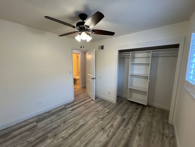 Building Photo - 5753 Mohican Dr