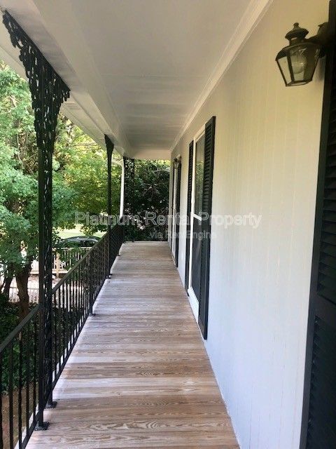 Building Photo - 5614 Chamblee Dunwoody Rd