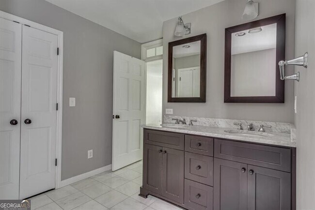 Building Photo - 4243 McClatchey Cir NE