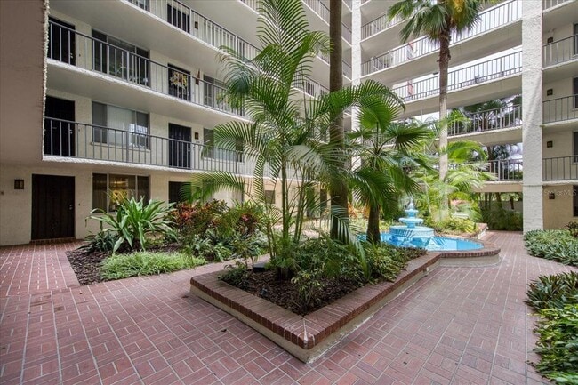 Building Photo - 2699 Seville Blvd