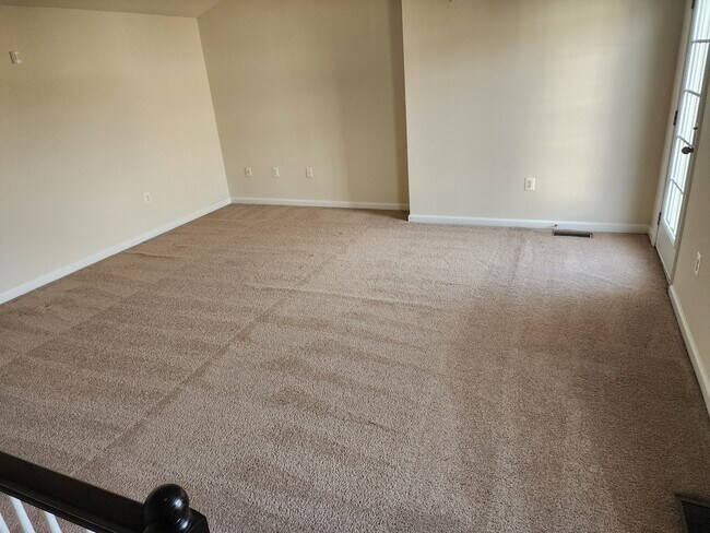 Loft - 7013 Southmoor St