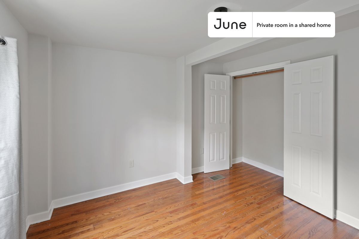 Building Photo - Room in Shared 2 bed/1 bath home