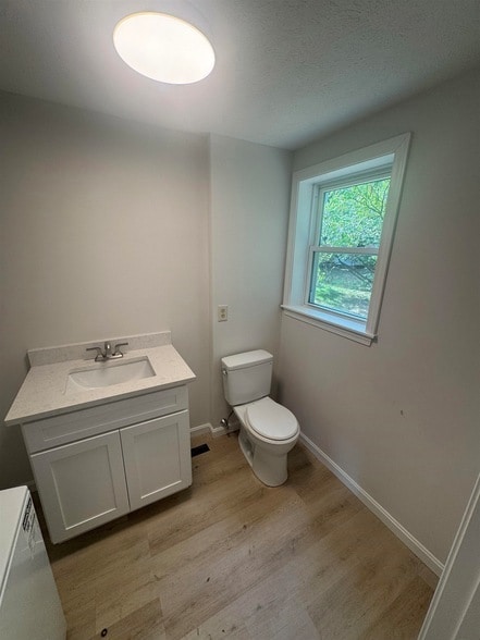 Building Photo - 5 Cabernet Ct