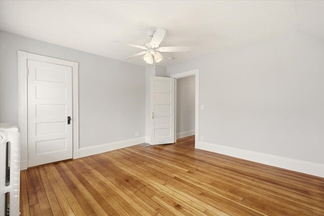 Building Photo - 22 Lewis St