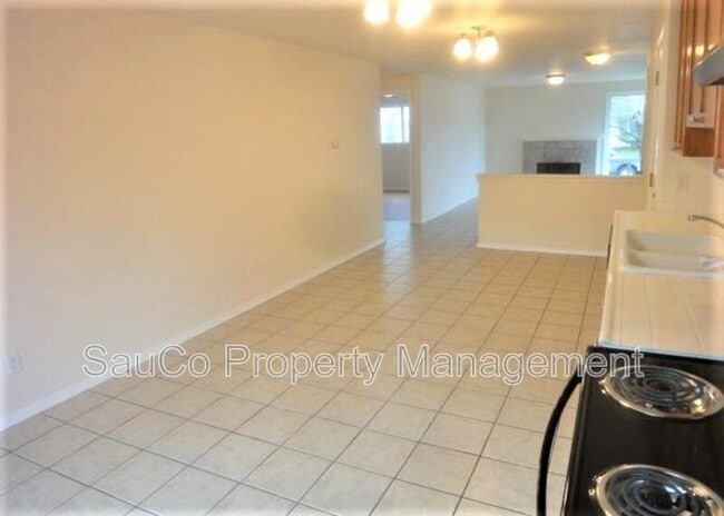 Building Photo - 1734 NE Bryant St