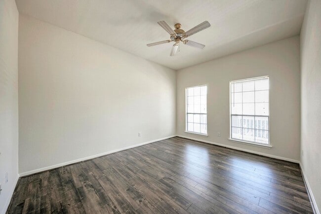 Building Photo - Large home in Pflugerville!  3 car garage - Highland Park Neighborhood
