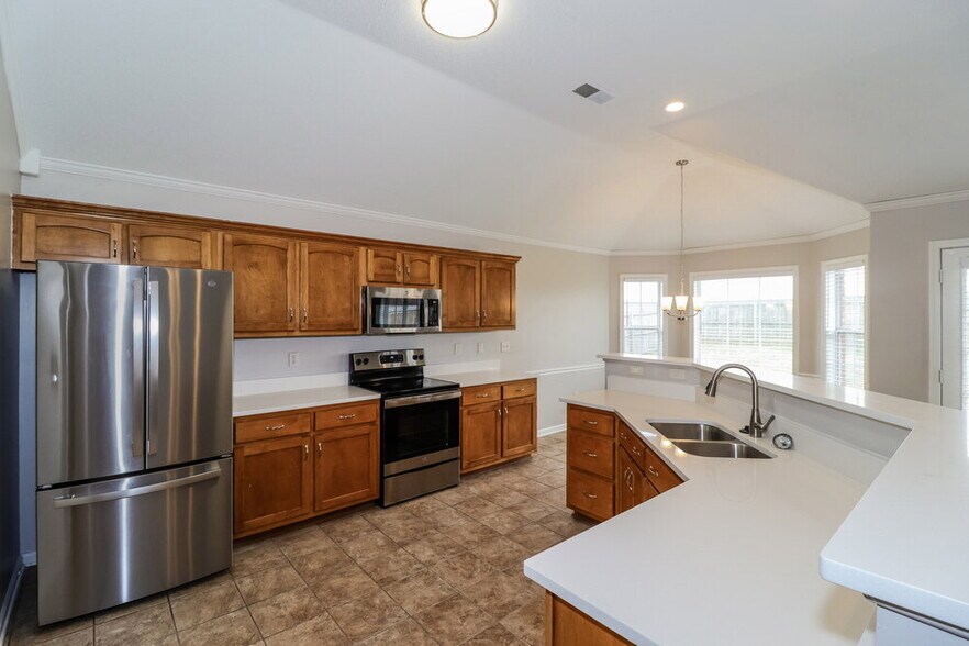 Building Photo - 25 Caitlyn Geneva Cove