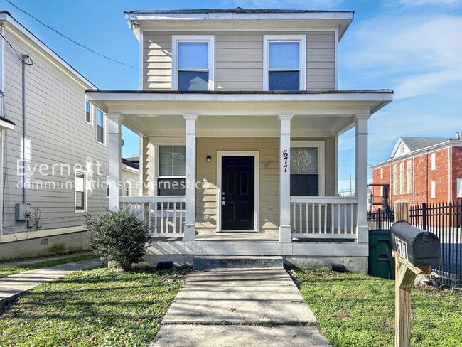 Building Photo - 677 Smith St SW