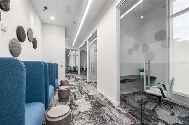 Building Photo - 301 QUAY Cmn