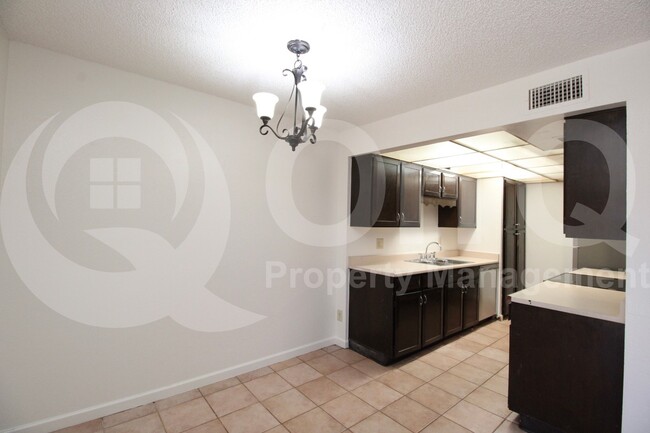 Building Photo - 6074 W Golden Ln
