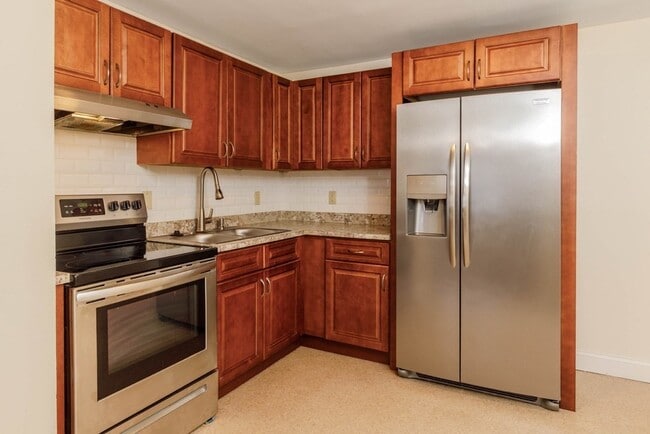 Building Photo - 90 Ridgewood Ln