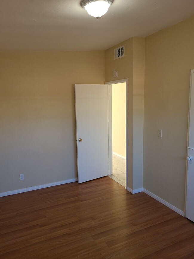 Building Photo - Bennett#2