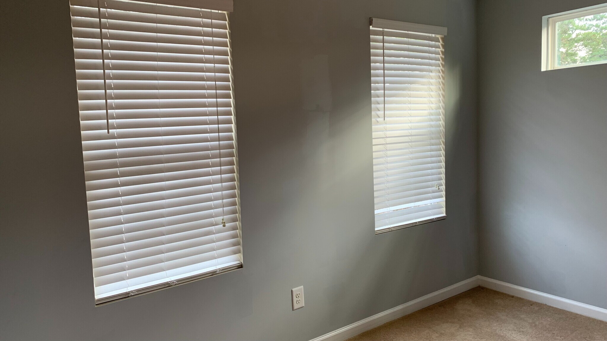 Building Photo - Room in House on Pineland Cir