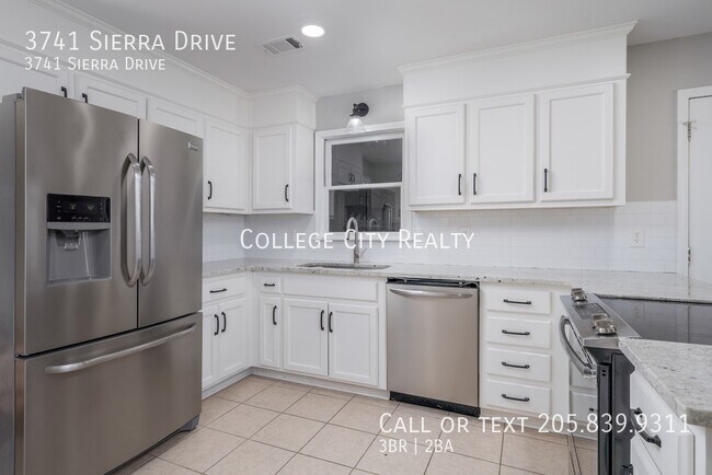 Building Photo - 3741 Sierra Dr