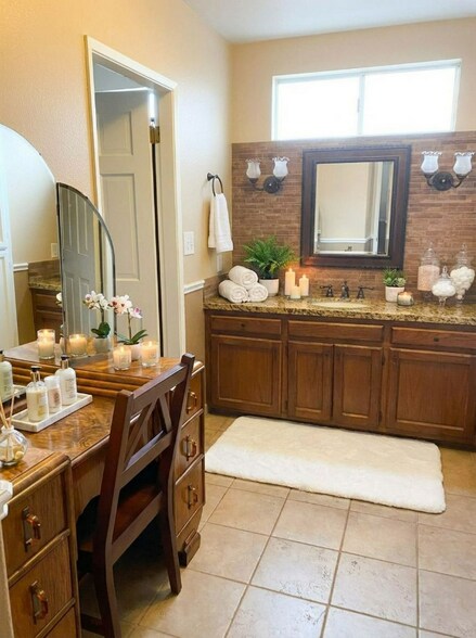 Building Photo - 21902 San Miguel St