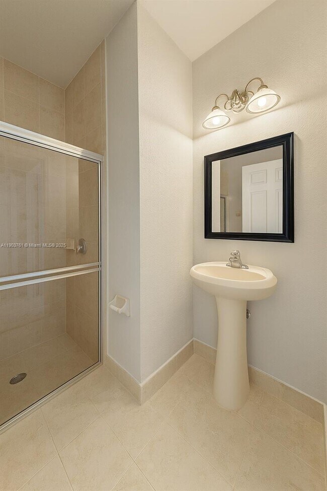 Building Photo - 2417 SE 14th St