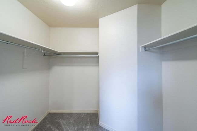 Building Photo - Partially Furnished 3 Bedroom Home with Co...