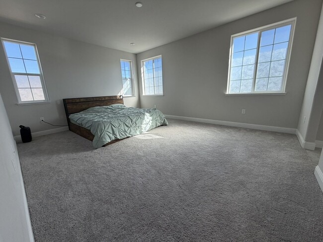 Building Photo - Beautiful 5 bedroom, 4 bathroom 2 story home in Rancho Cordova!!!