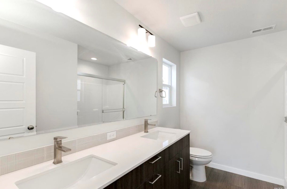 Building Photo - 5034 S Amorita Ave