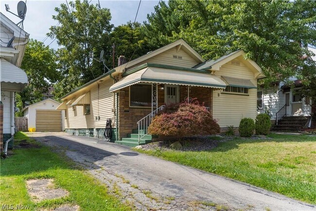 Building Photo - 52 Rhoda Ave