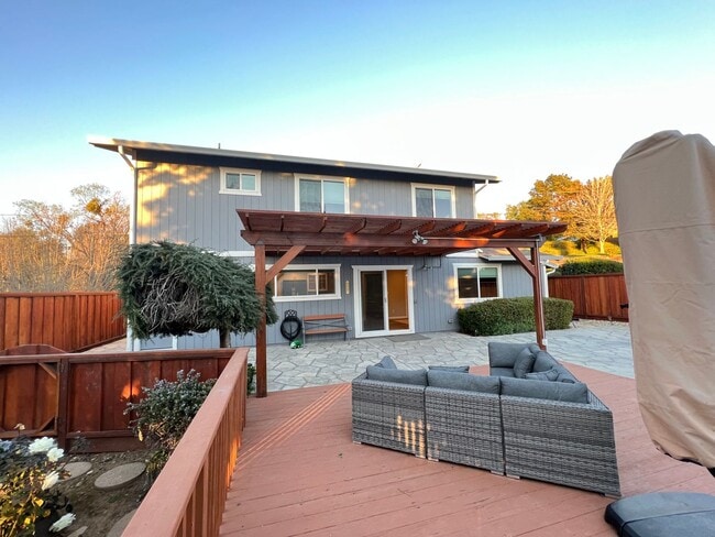 Building Photo - Welcome inside this Beautiful Two-Story Home!