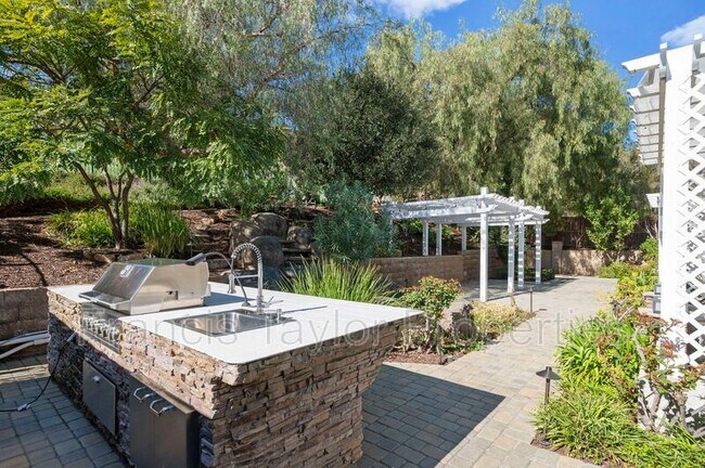 Building Photo - 285 Oak Valley Ln