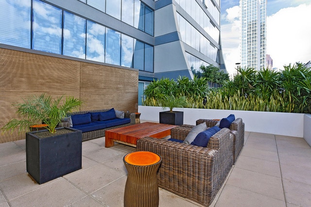 Building Photo - 1009 Kapiolani Blvd